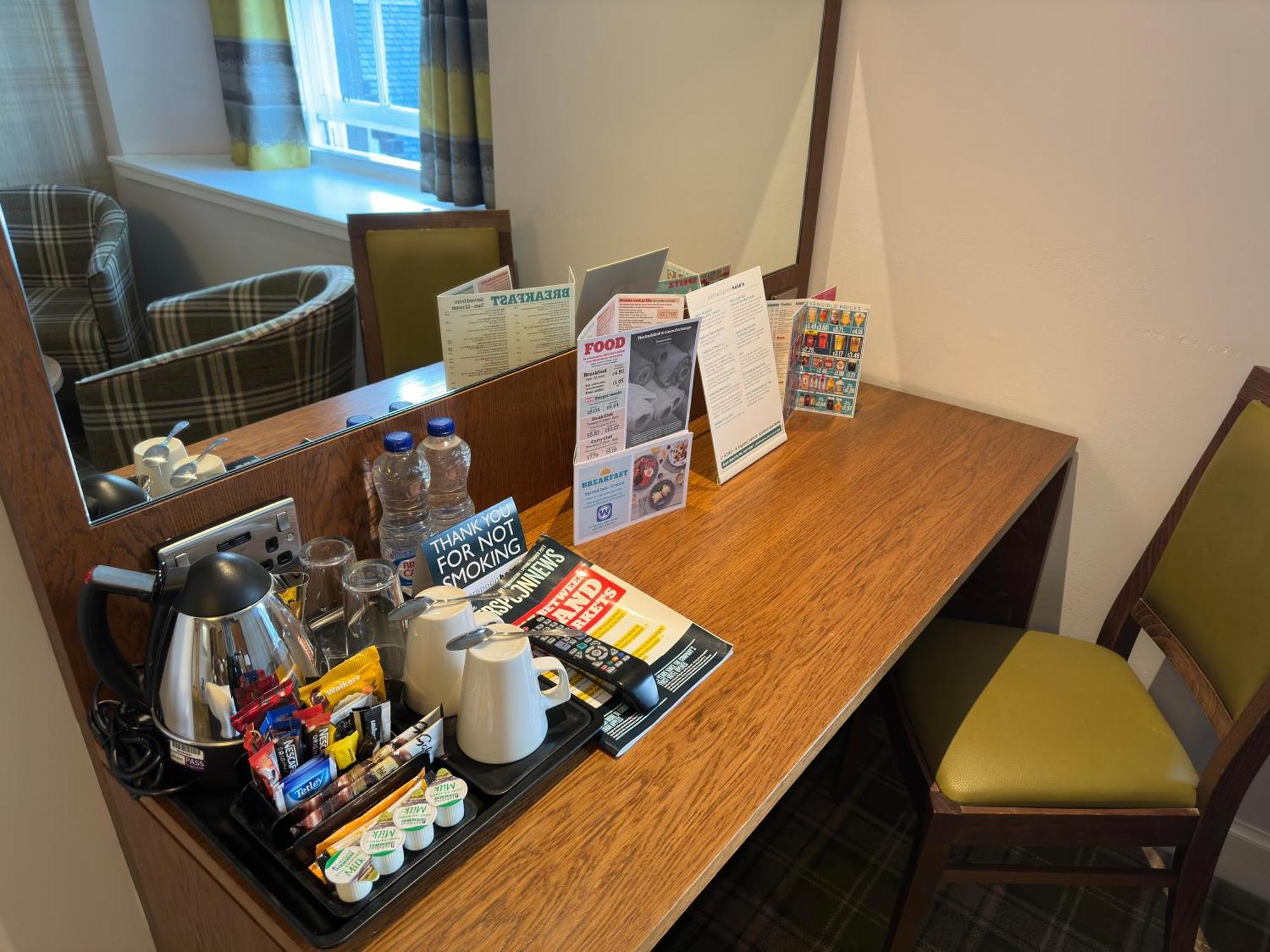 The Guildhall And Linen Exchange Wetherspoon Дънфърмлин Екстериор снимка