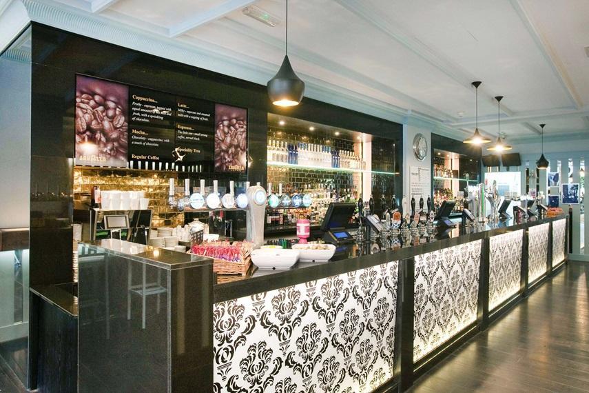 The Guildhall And Linen Exchange Wetherspoon Дънфърмлин Екстериор снимка